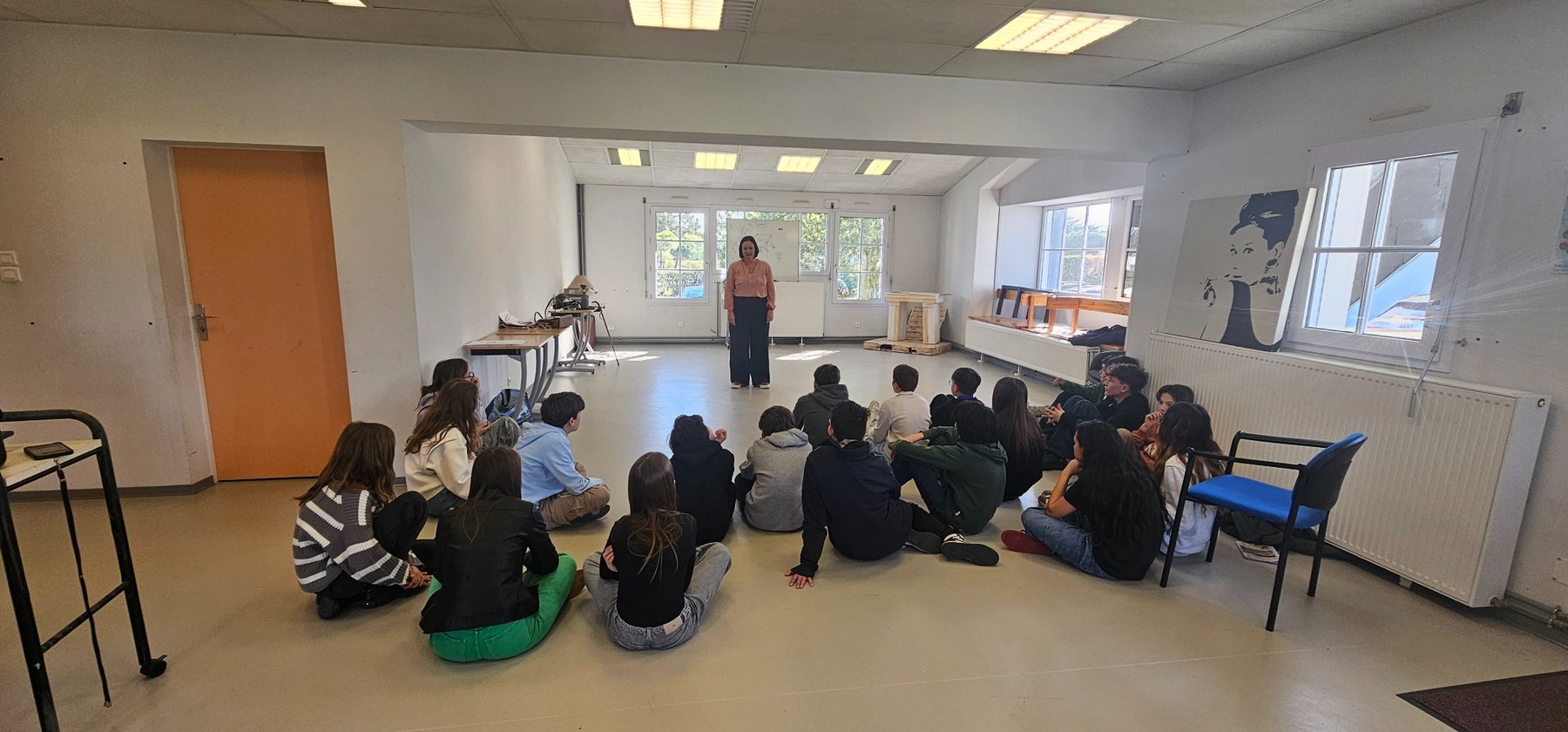 Atelier de sensibilisation à la LSF avec un groupe
